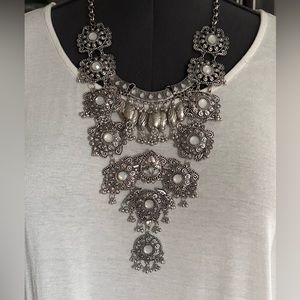 Stunning statement necklace
